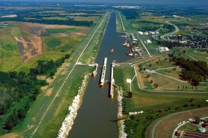 LOCK AND DAM MODERNIZATION MAY HAVE A FIGHTING CHANCE IN 2017